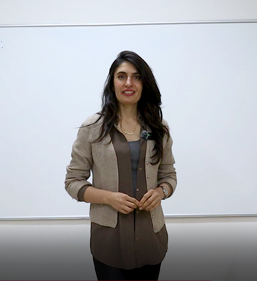 Sakine Salvacı - Kürt Dili Edebiyatı Bölümü tezsiz yüksek lisans mezunu. Kürtçe dil eğitimi konusunda deneyim sahibidir.